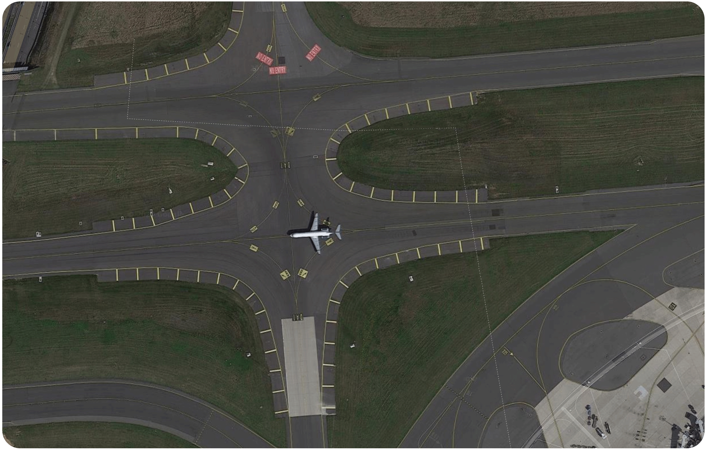 Vista aérea de uma pista de aeroporto