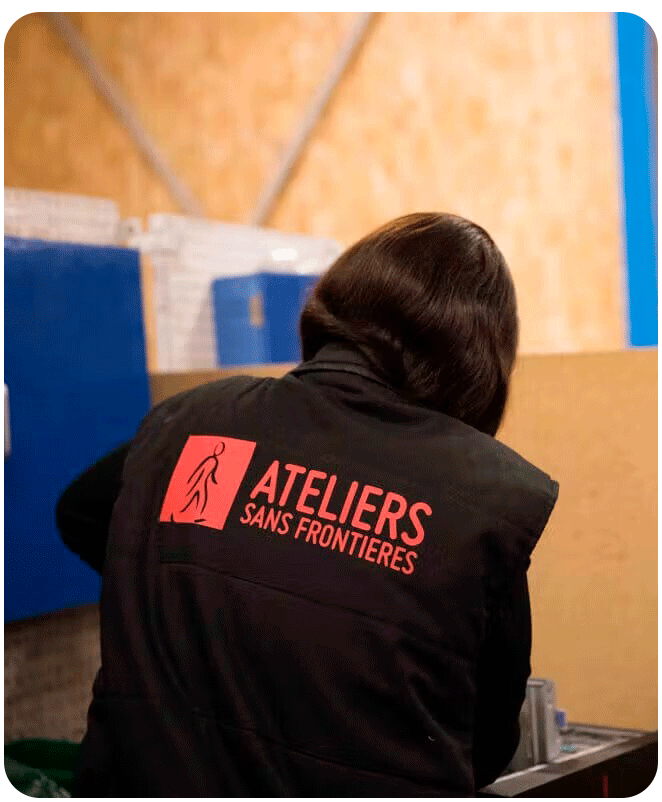 Funcionária do Atelier Sans Frontières